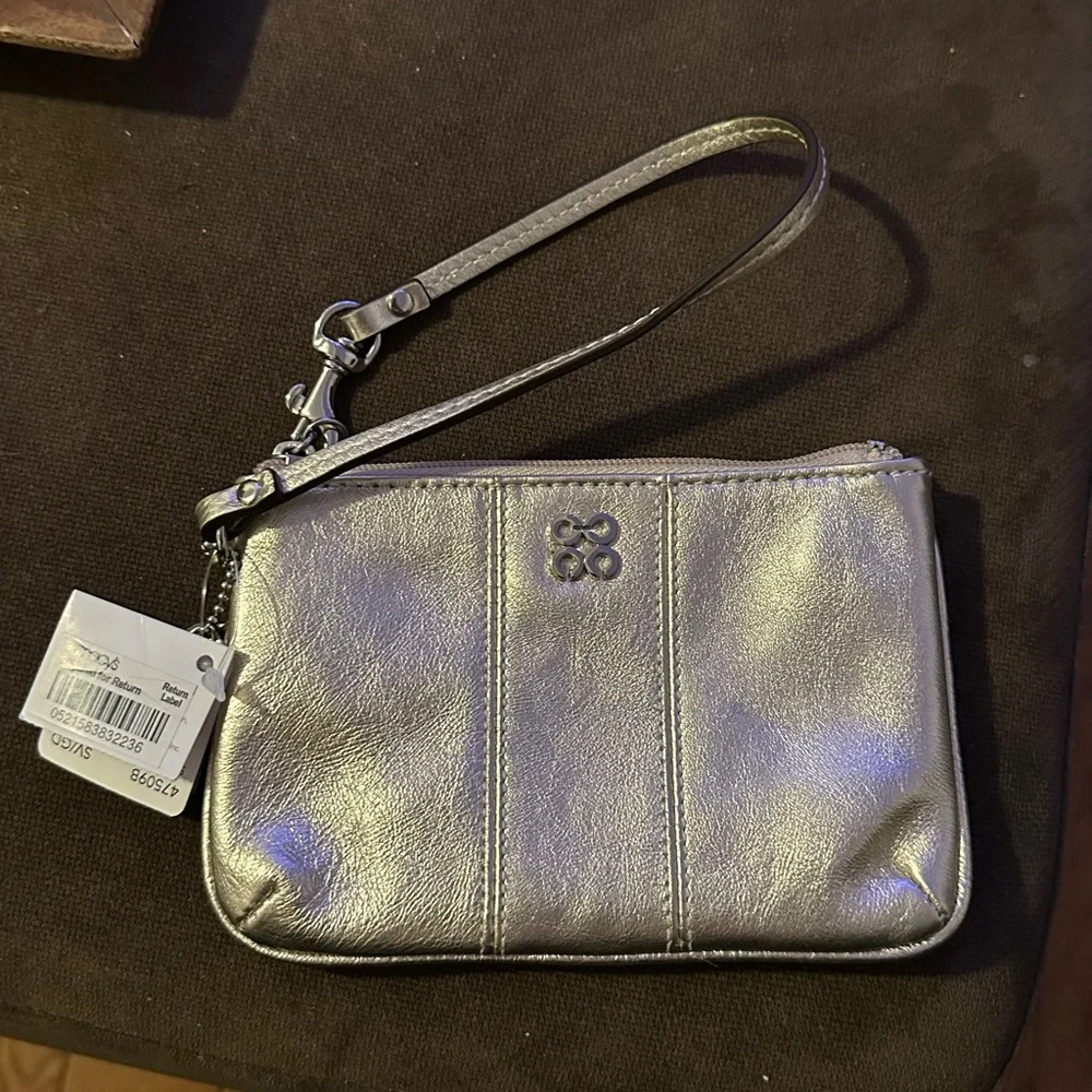 Coach wristlet NWT gold‎